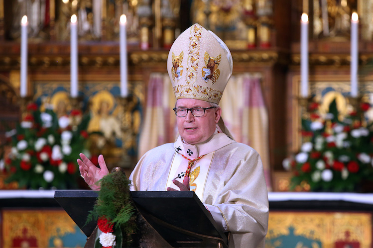 Kardinaal Wim Eijk levert harde kritiek op paus Franciscus