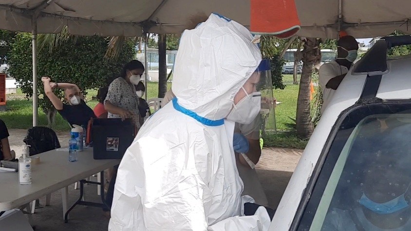 Nurse Felicia went to Curaçao to help and now sees tourists ‘hut on the beach’