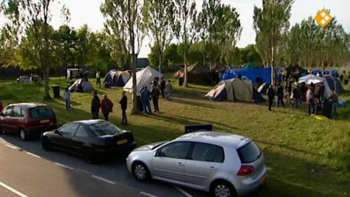 Tentenkamp Ter Apel breidt uit