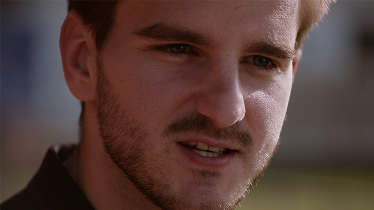 VIDEO: Arne Nilis (27) is gokverslaafd: 'Het geld horen rollen sprak mij enorm aan'