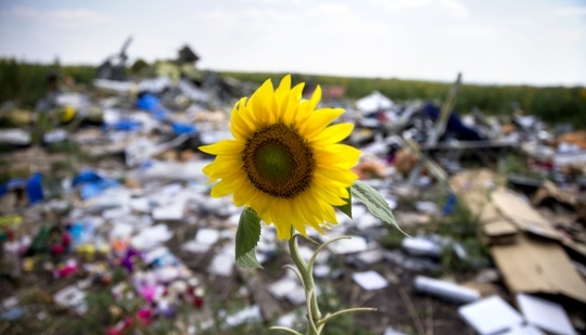 Nabestaanden MH17-ramp kijken laatste beelden dierbaren terug